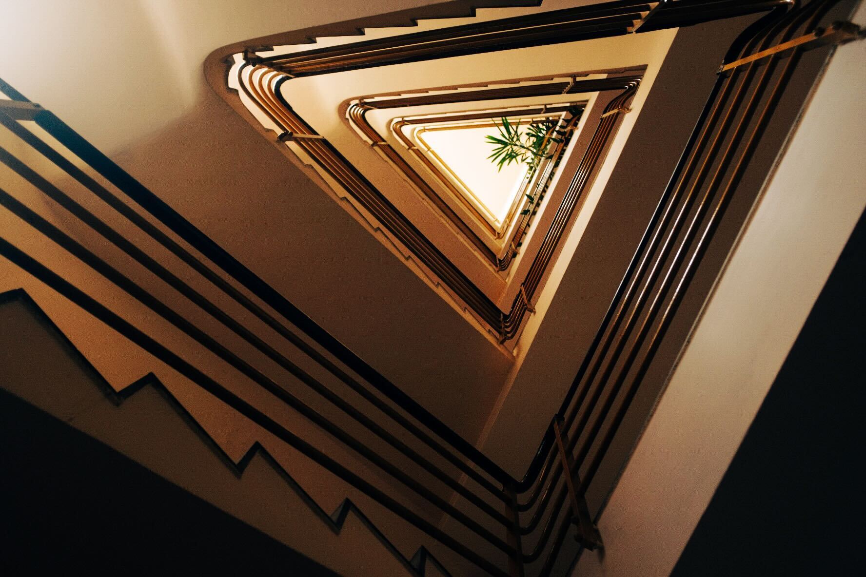 Novocomum – The Daring Design Offering Free Football