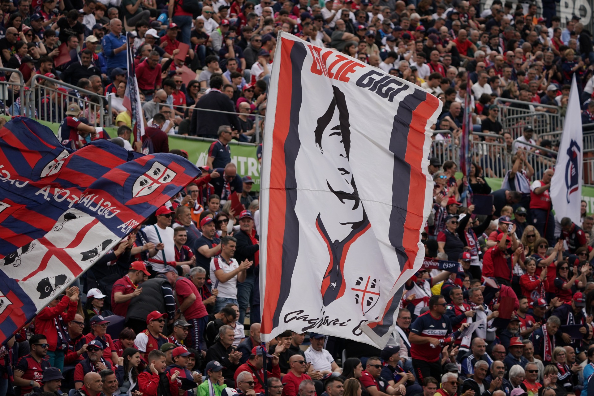 How to Buy Tickets to Watch Cagliari at the Unipol Domus