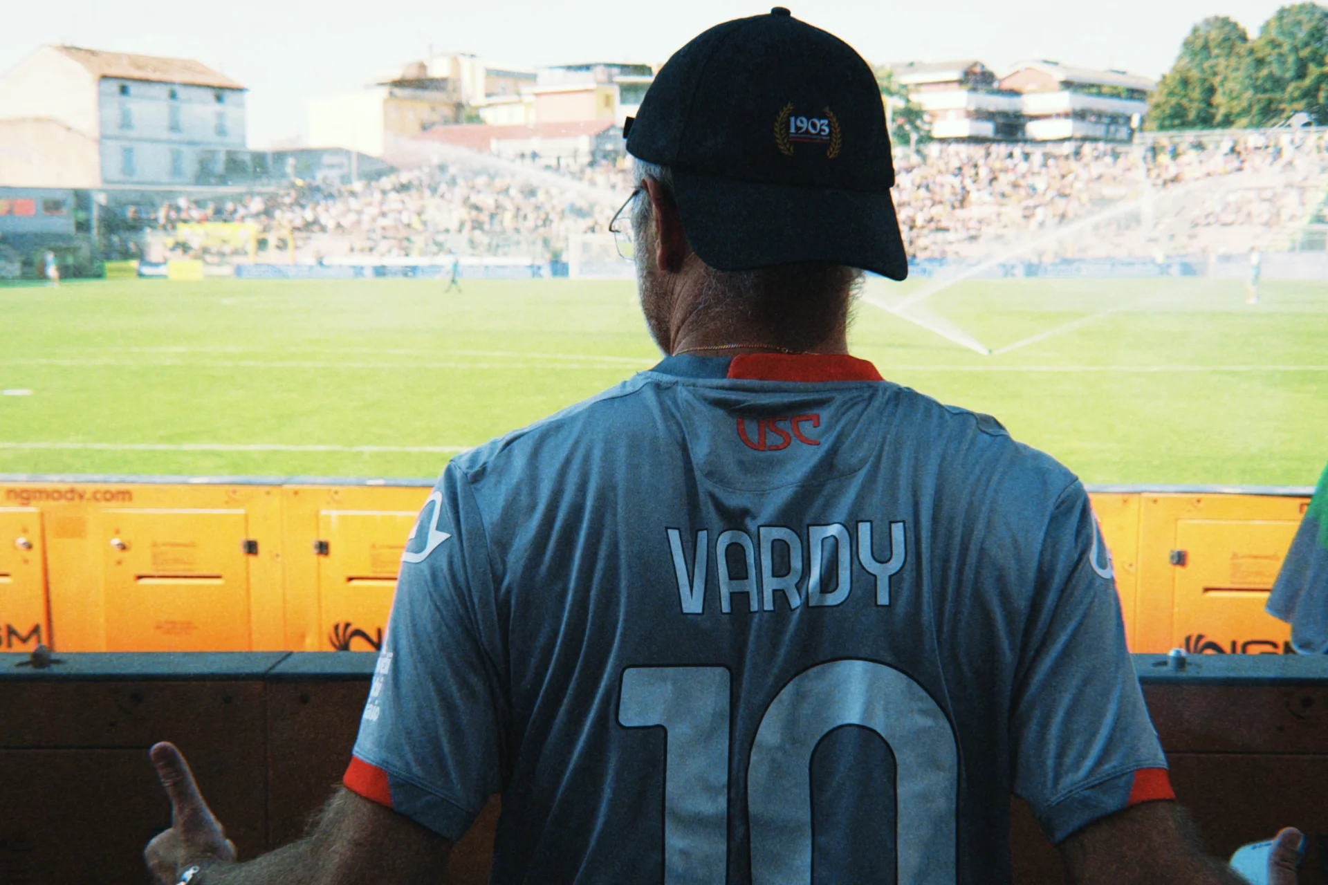 How to Buy Tickets to Watch Cremonese at the Stadio Zini