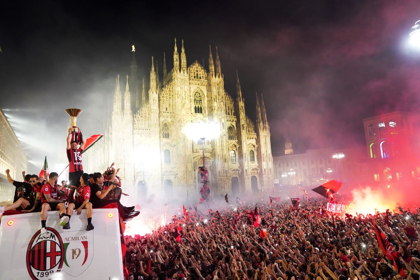 AC Milan Playbook: Your Unrivalled Experience Watching the Rossoneri