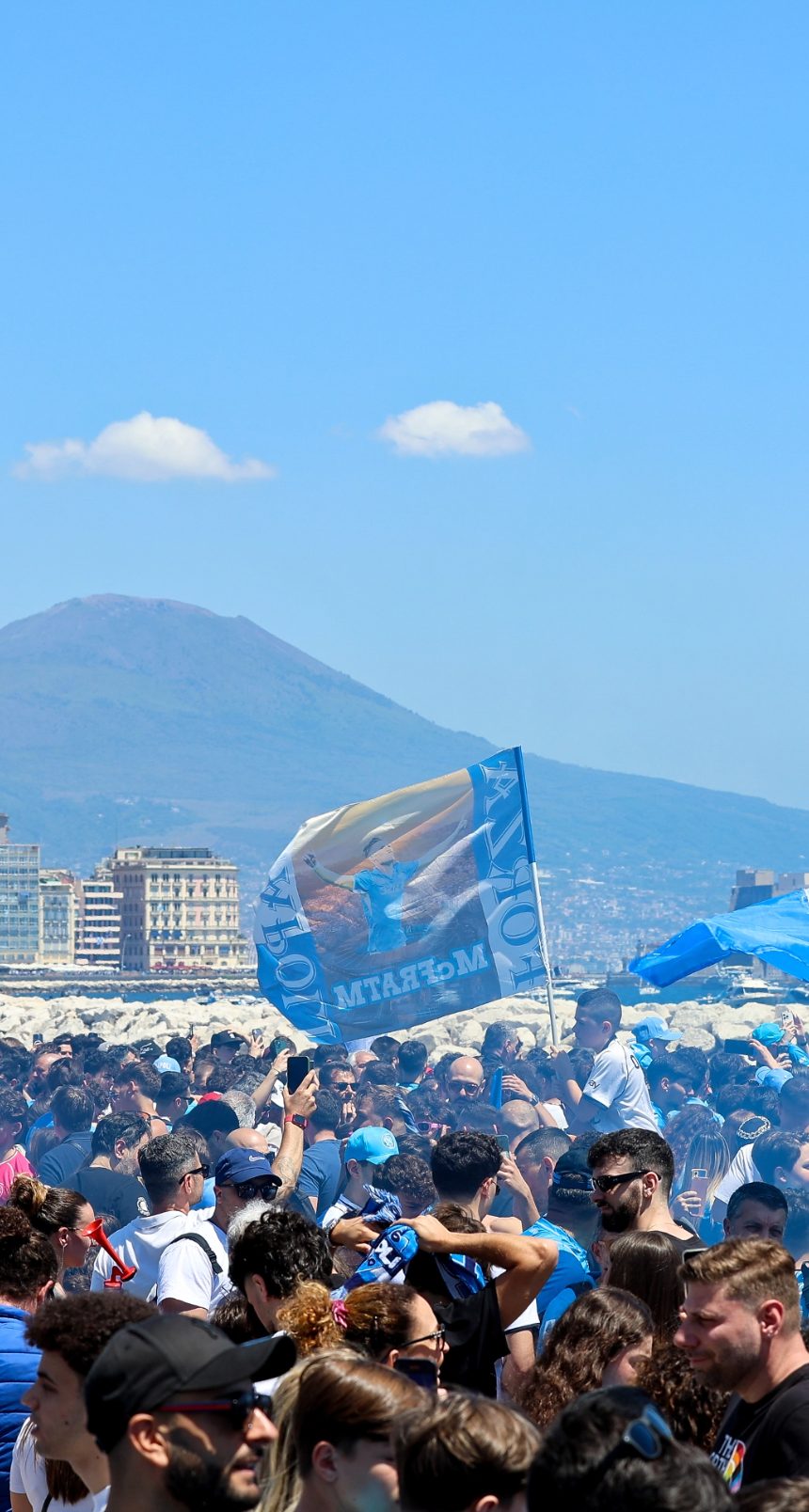 DISCOVER NAPLES