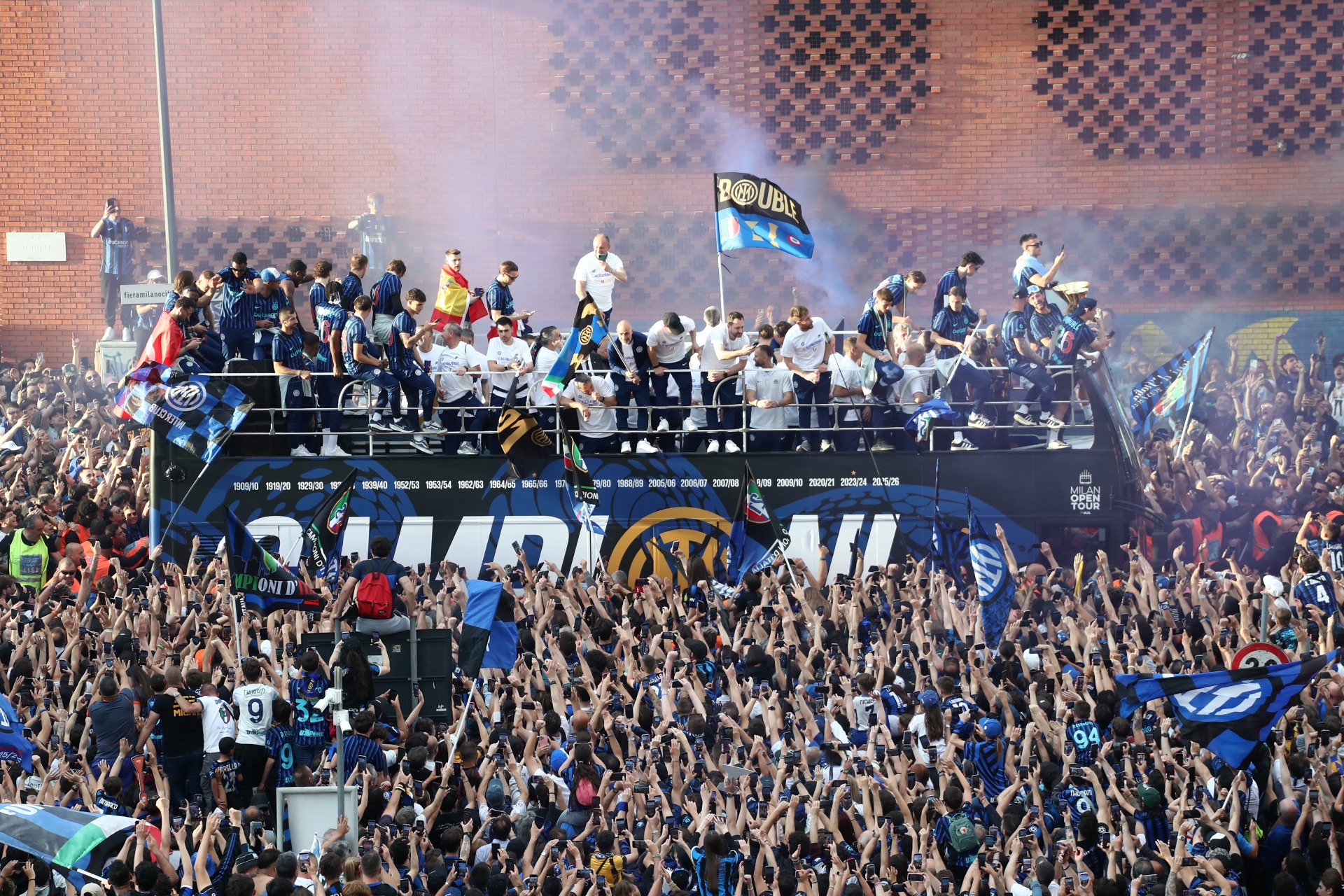 Inter Milan Bus Cele