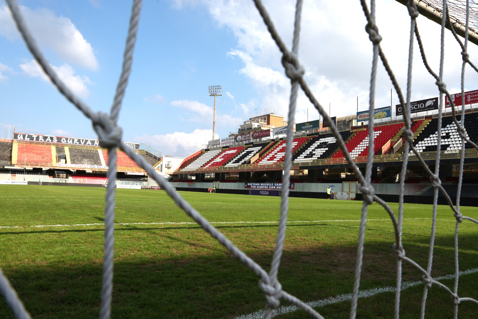 Foggia Playbook: Your Unrivalled Experience in a Stadium Built by the Fans